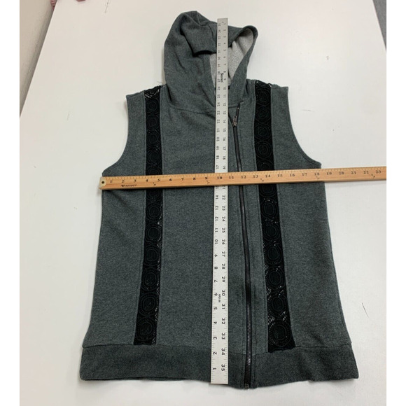 Fabletics Vest Womens M Medium Asymmetric Zip Lace Inserts Gray Hoodie Saige - Picture 7 of 14